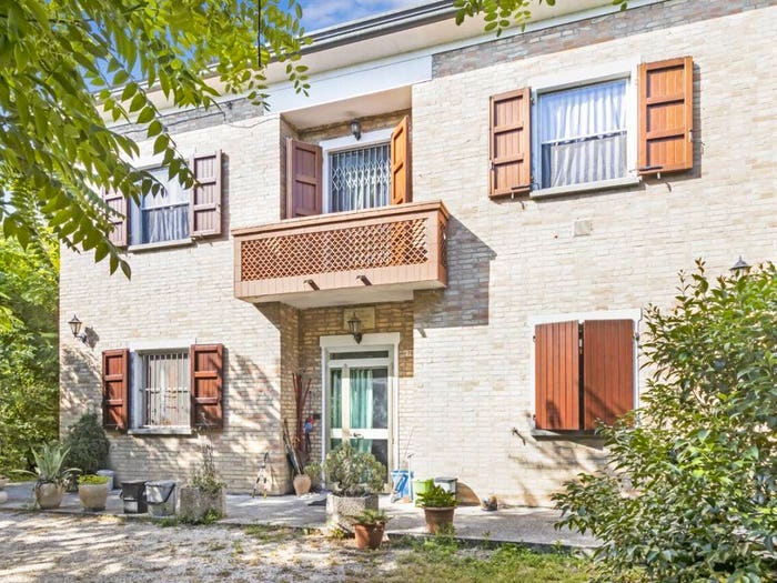 Casa con 6 locali in vendita in Alfonsine