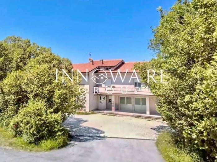Casa con 6 locali in vendita in Via Osimo, Polverigi