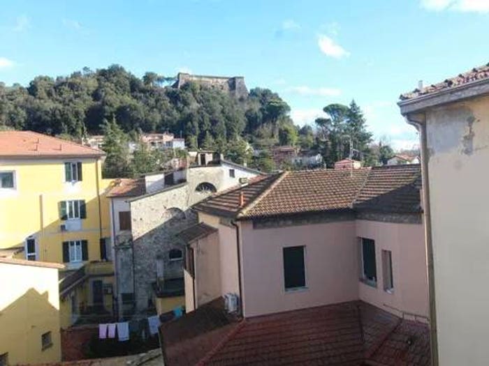 Appartamento quadrilocale in vendita in Via Xx Settembre SNC, Centro, Aulla