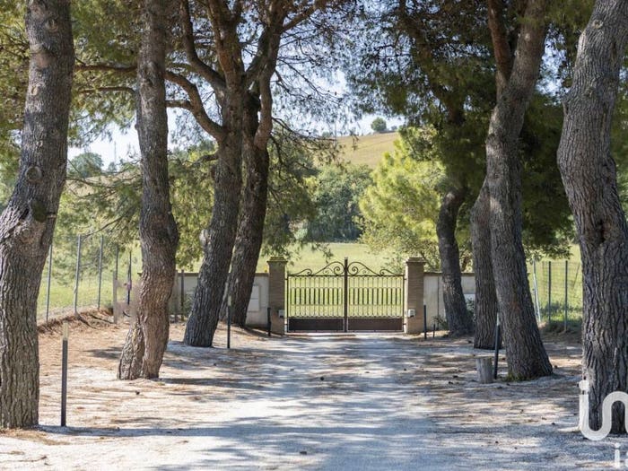 Casa con 6 locali in vendita in Via Betelico, Poggio Massignano, Ancona