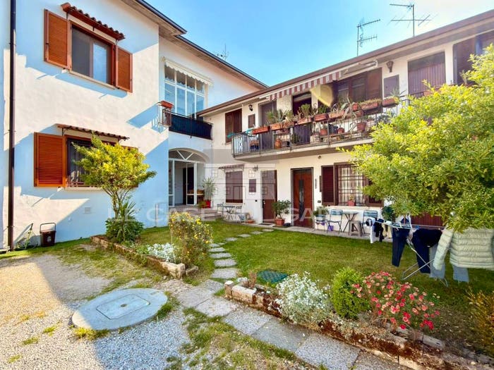 Appartamento quadrilocale in vendita in Via Cavour, Moniga del Garda