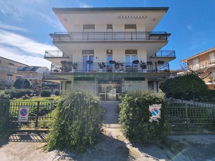 Appartamento con 5 locali in vendita in Via Lorenzo Machiavelli, Lido Di Fermo, Fermo