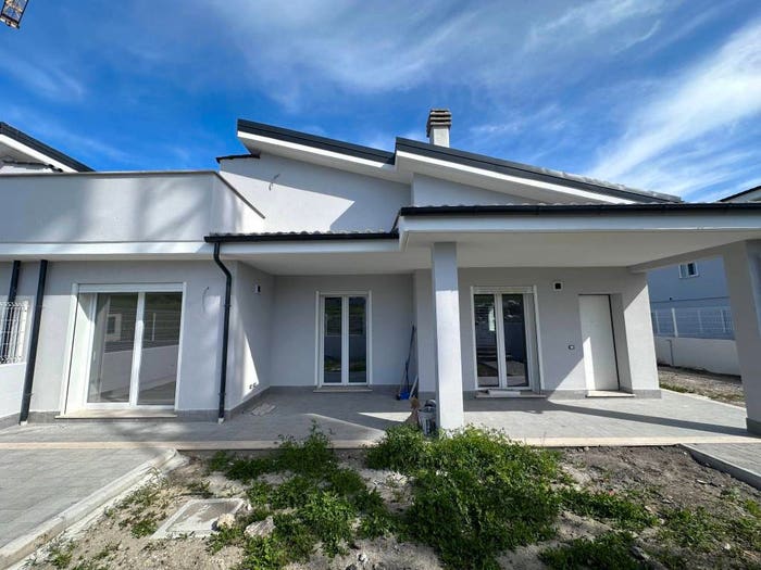 Casa quadrilocale in vendita in Via Vittorio Gauthier, Aranova, Fiumicino