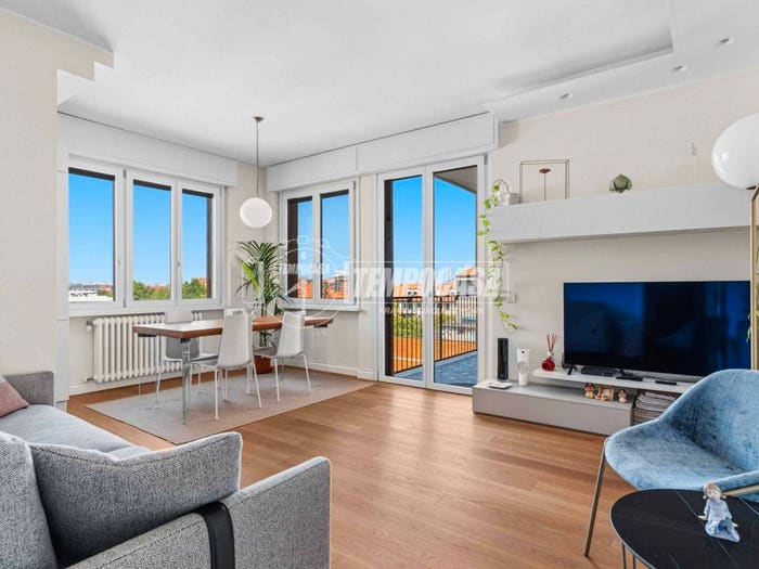 Appartamento quadrilocale in vendita in Alzaia Naviglio Pavese, Navigli Darsena, Milano