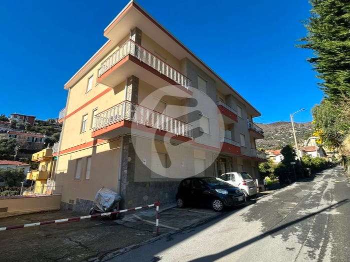 Appartamento trilocale in vendita in Via Loreto, Parco San Rocco Tetti Rossi Loreto, Alassio