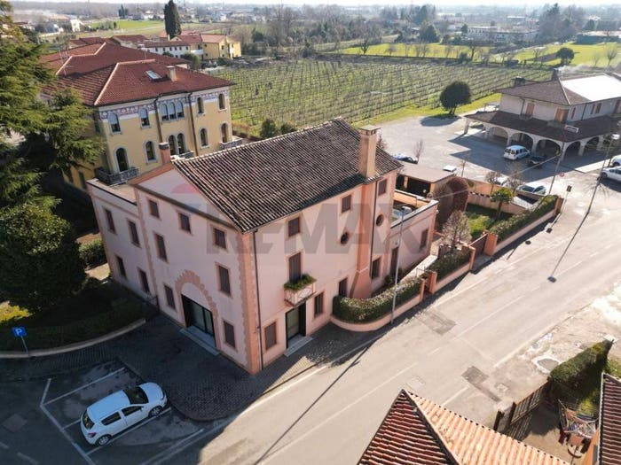 Casa con 6 locali in vendita in Via Bossi, Centro, Nervesa della Battaglia