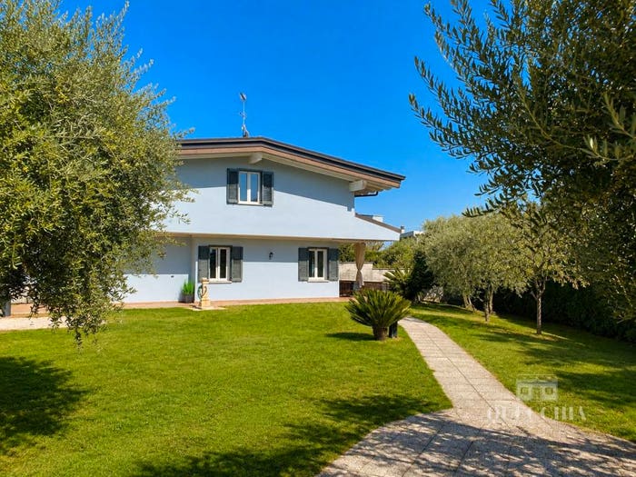 Casa con 6 locali in vendita in Via Salvo D'Acquisto, Centro, San Felice del Benaco