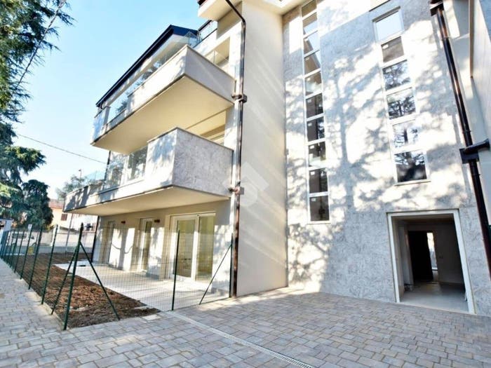 Appartamento trilocale in vendita in Via Alessandro Volta, Centro, Vignate