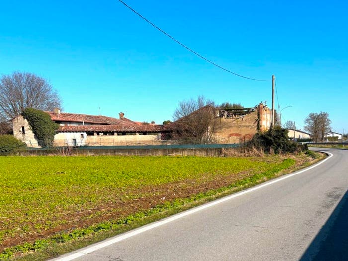 Casa con 6 locali in vendita in Via Sante Giulie, Torre Pallavicina