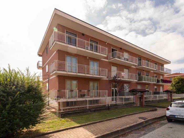 Appartamento quadrilocale in vendita in Strada Savona, Centro, Poirino