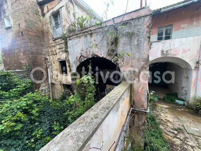Casa con 6 locali in vendita in Via dei Ricciardi, Centurano, Caserta