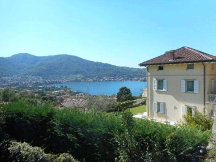 Casa con 6 locali in vendita in Via Novella, Vercurago