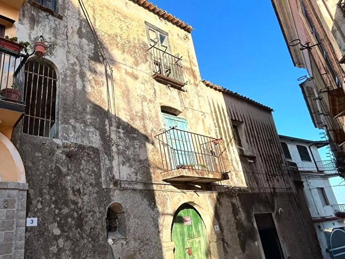 Casa in vendita in Via San Michele, Caulonia
