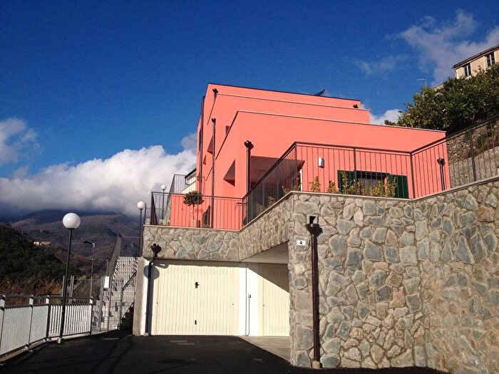 Casa trilocale in vendita in Via Serrati Superiore, Pianazzo, Giustenice