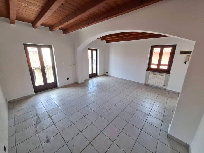 Appartamento trilocale in vendita in Via Regina Margherita, Centro, Lurate Caccivio