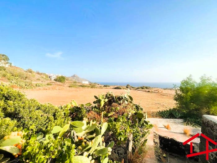 Casa bilocale in vendita in Via Scauri Basso, Pantelleria