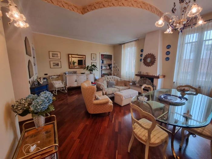 Appartamento con 5 locali in vendita in Piazza Genova, Alessandria