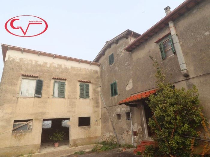 Casa con 6 locali in vendita in Via di Moncioni, Frazioni Collinari, Montevarchi
