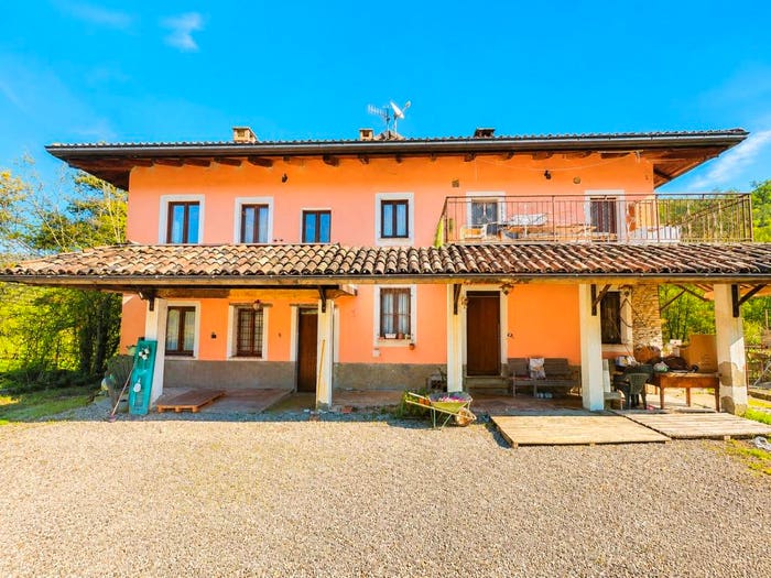 Casa con 6 locali in vendita in Regione Boschi, Canelli