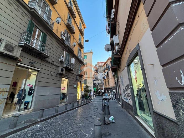 Appartamento bilocale in vendita in Via Giacomo Savarese, Mercato, Napoli