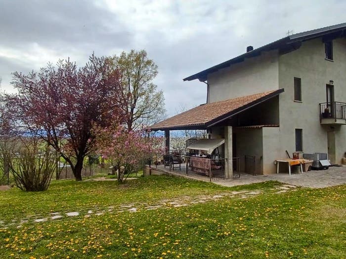 Casa quadrilocale in vendita in Monta' Della Radice, Bra