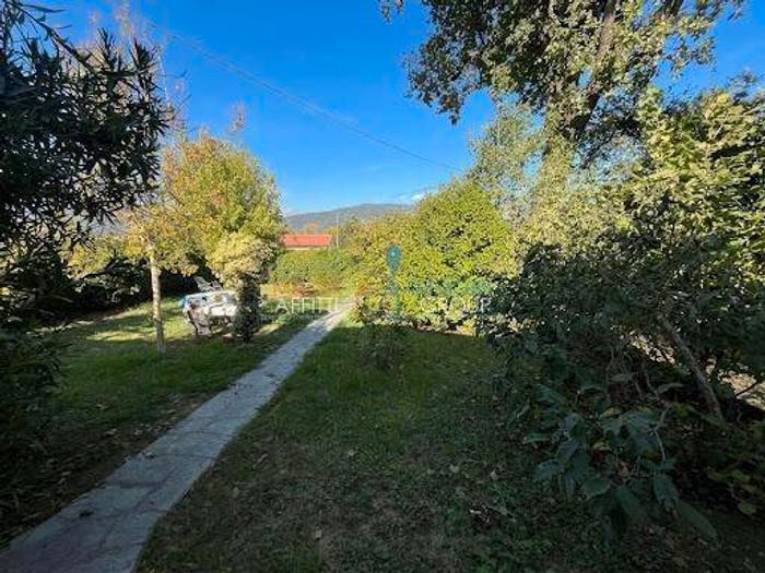 Casa con 6 locali in vendita in Via Stradella, Ronchi Poveromo, Massa