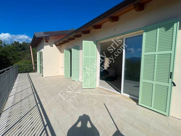 Casa quadrilocale in vendita in Strada Maciurina, Vallebona