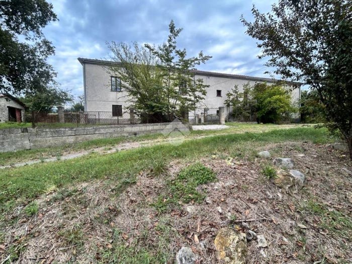 Casa quadrilocale in vendita in Via tirlo, Centro, Casalvieri