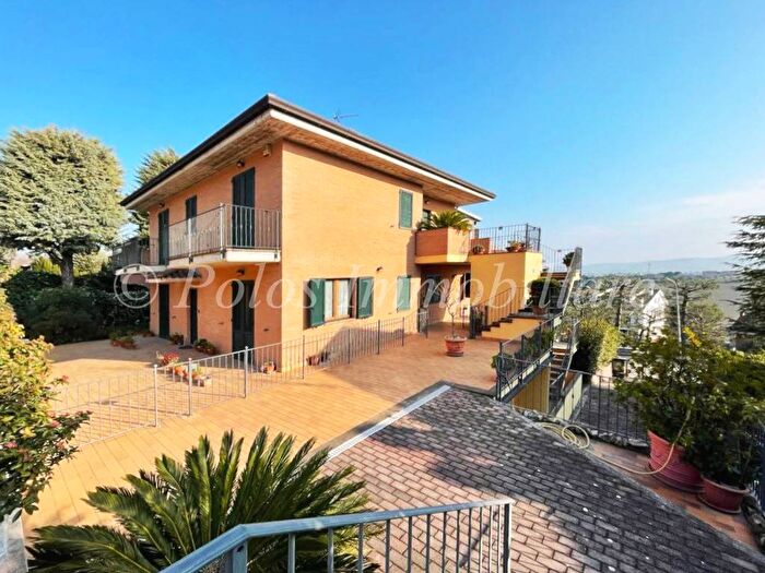 Appartamento con 5 locali in vendita in Via Abruzzo, Centro, Fermo