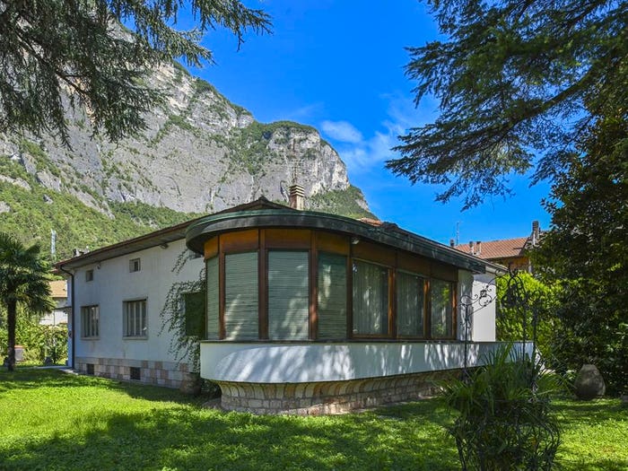 Casa con 6 locali in vendita in Via Fratelli Grandi, Centro, Mezzocorona
