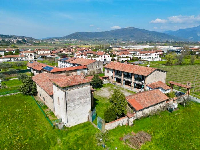 Casa con 6 locali in vendita in Via Formica, Fornaci Quattrovie, Adro