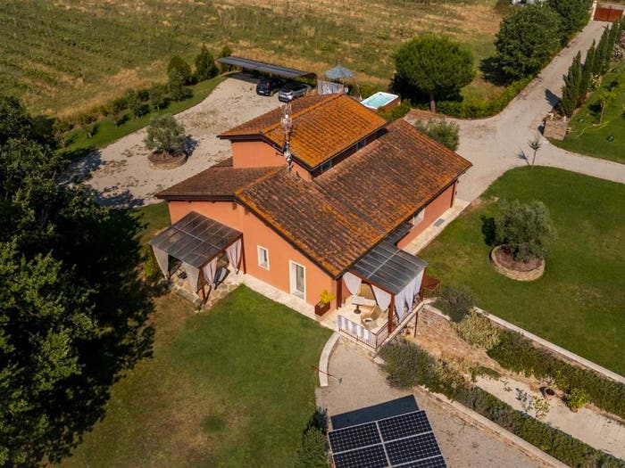 Casa con 6 locali in vendita in Loc Case Sparse Pietraia SLorenzo, Cortona
