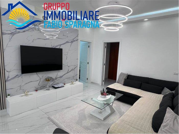Appartamento quadrilocale in vendita in Viale trieste, Centro, Cellole