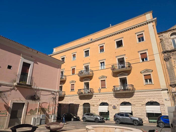 Appartamento con 5 locali in vendita in Via Arpi, Centro Storico, Foggia