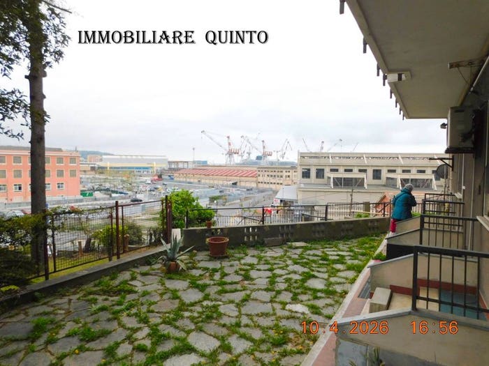 Appartamento quadrilocale in vendita in Via Castagnevizza, Multedo, Genova