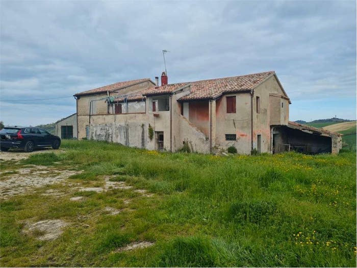 Casa con 6 locali in vendita in Centro, Agugliano