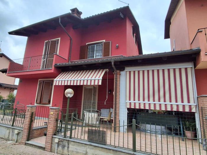 Casa con 5 locali in vendita in Via Cristoforo Colombo, Centro, Poirino