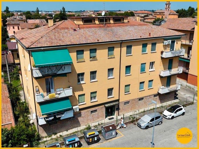 Appartamento con 5 locali in vendita in via puccini, Centro, Molinella