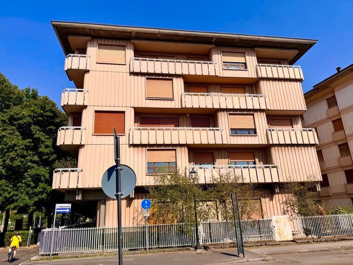 Appartamento quadrilocale in vendita in Viale Novembre, Centro Storico, Parma