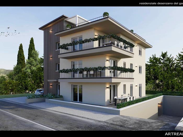 Appartamento trilocale in vendita in Via Marzabotto, Desenzanino, Desenzano del Garda
