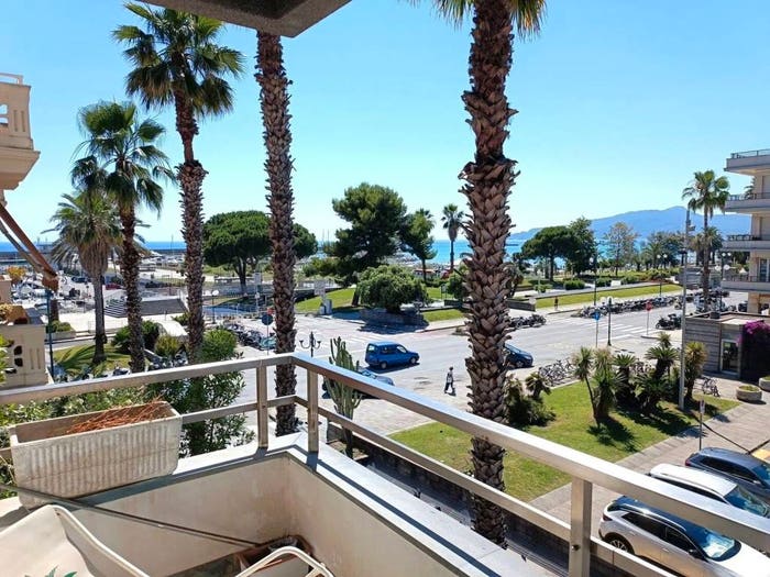 Appartamento con 5 locali in vendita in Piazza Vittorio Leonardi, Centro, Chiavari