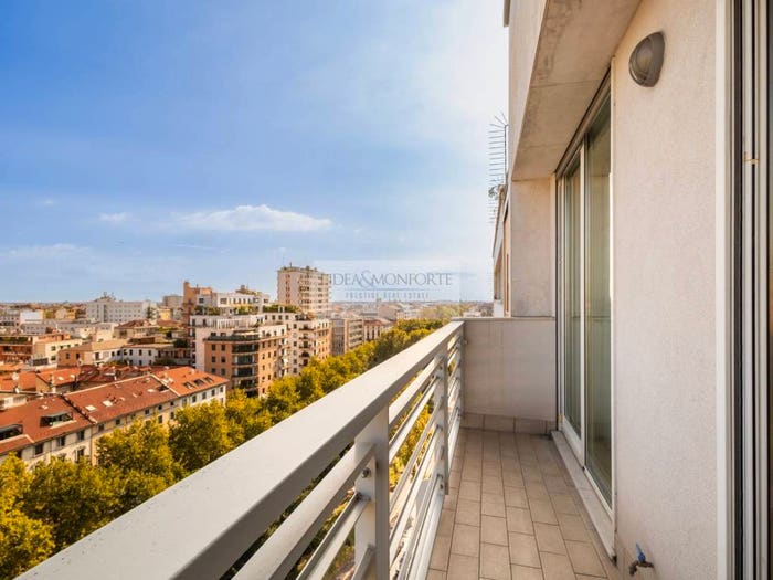 Casa quadrilocale in vendita in Via Daniele Manin, Turati, Milano