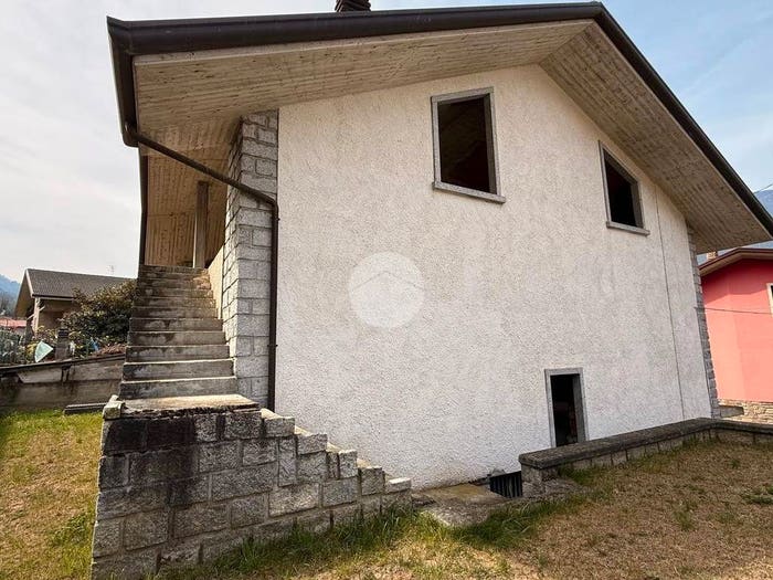 Casa con 5 locali in vendita in Vicolo Orioli, Centro, Niardo