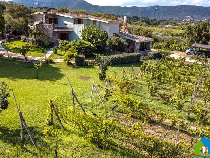 Casa con 6 locali in vendita in Strada Tangenziale Ovest, Isticadeddu Gregorio, Olbia