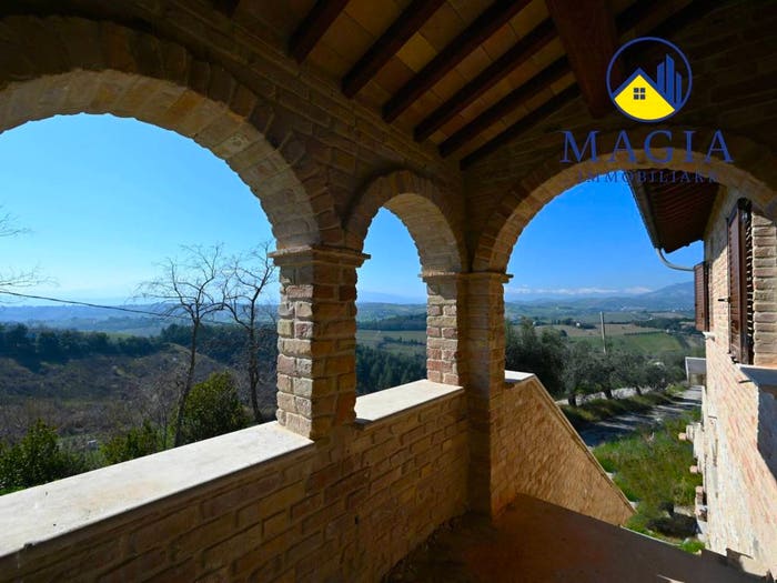 Casa con 6 locali in vendita in Via Padre Carlo Orazi, Centro, Castorano