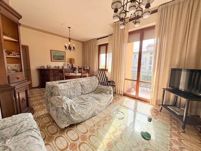 Appartamento con 6 locali in vendita in Viale Galileo Galilei, Coiano, Prato