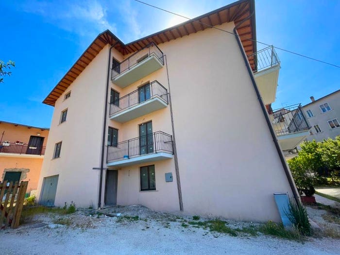 Casa con 6 locali in vendita in Vicolo della Capezza, Centro, Gualdo Tadino