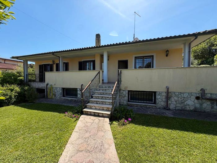 Casa trilocale in vendita in Via di Mezzacosta, Tre Pontoni, Castelnuovo di Porto
