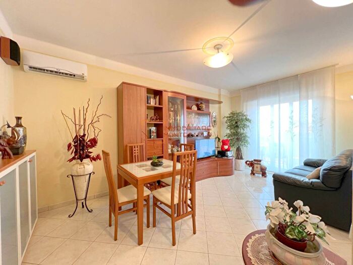 Appartamento trilocale in vendita in Via Colonnello Aprosio, Centro, Vallecrosia