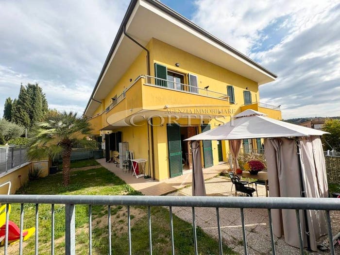 Appartamento trilocale in vendita in via novembre, Castelvecchio, Monte Porzio